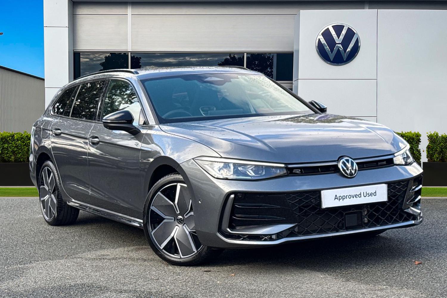 Main listing image - Volkswagen Passat