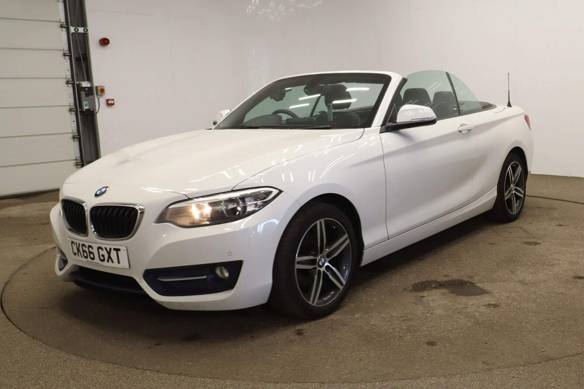 Main listing image - BMW 2 Series Convertible