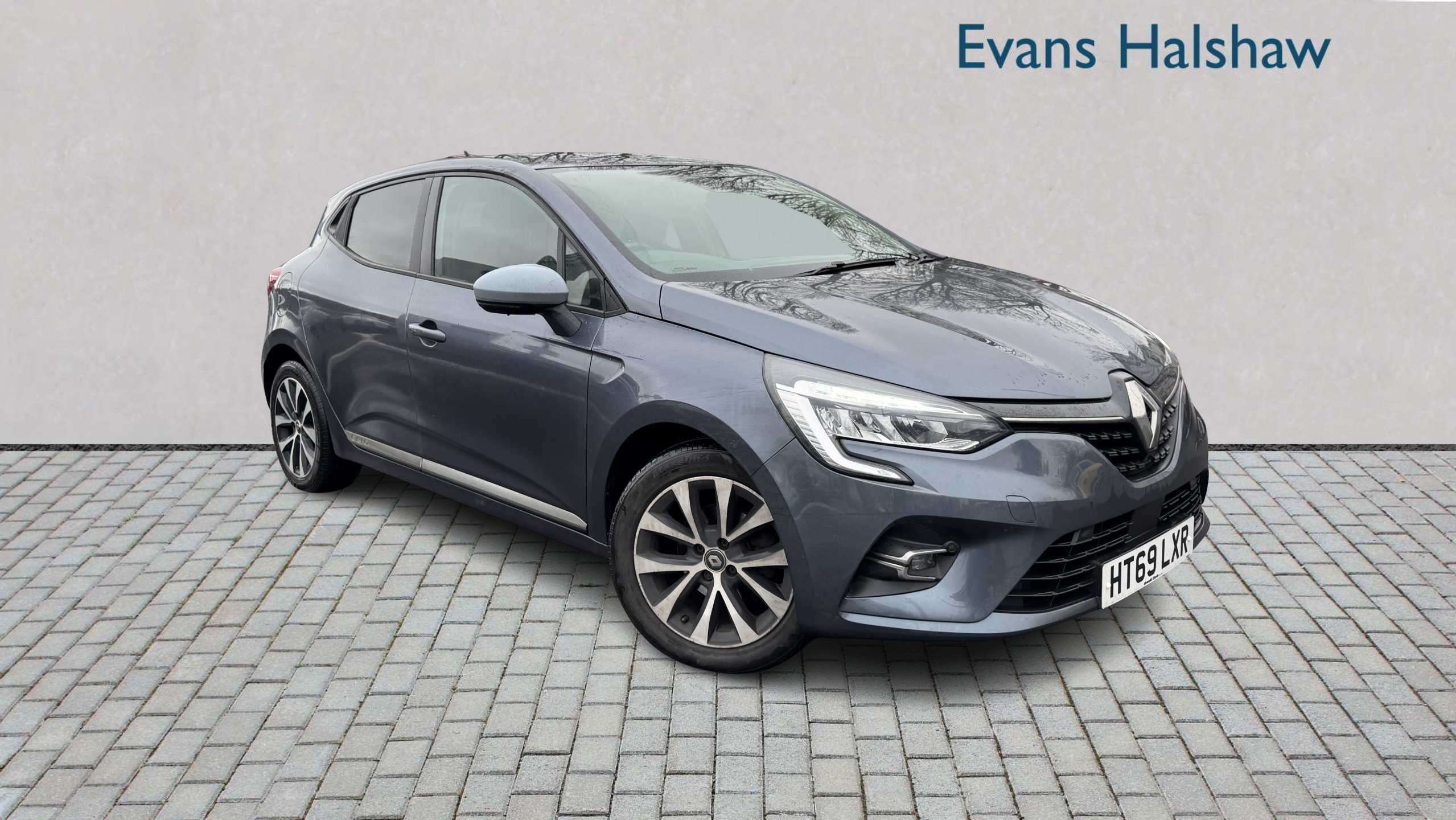 Main listing image - Renault Clio
