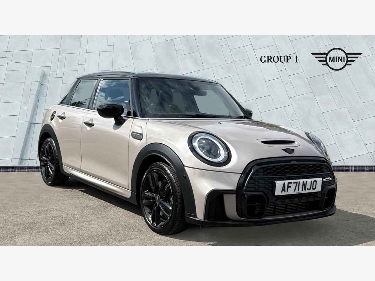 Main listing image - MINI Hatchback 5dr