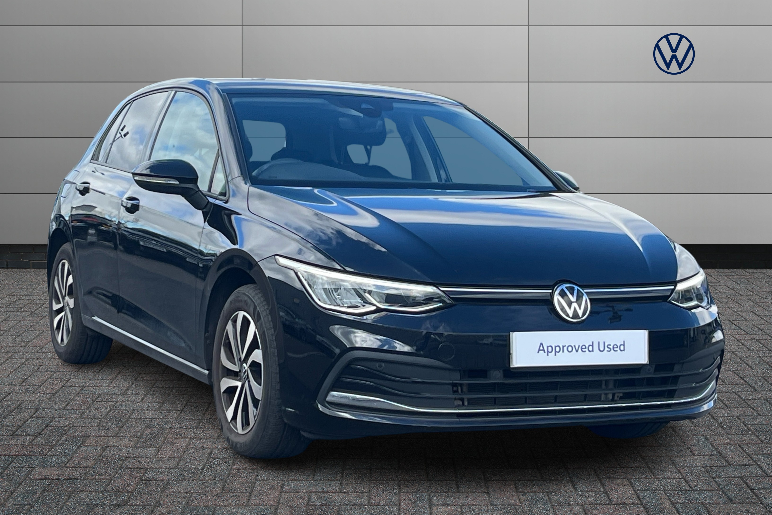 Main listing image - Volkswagen Golf