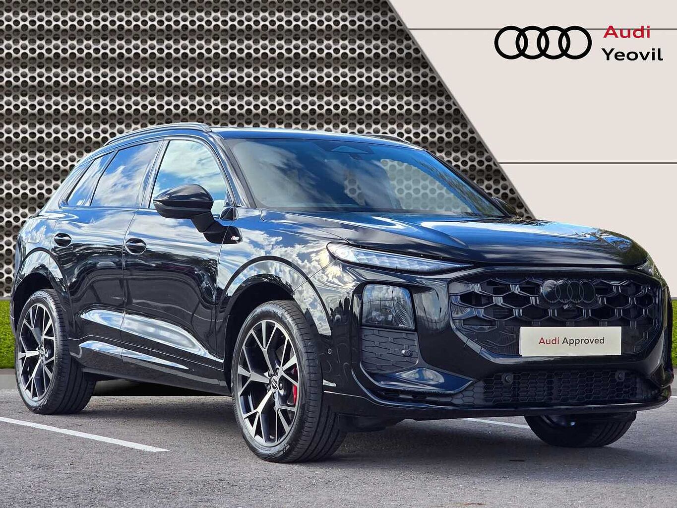 Main listing image - Audi Q3