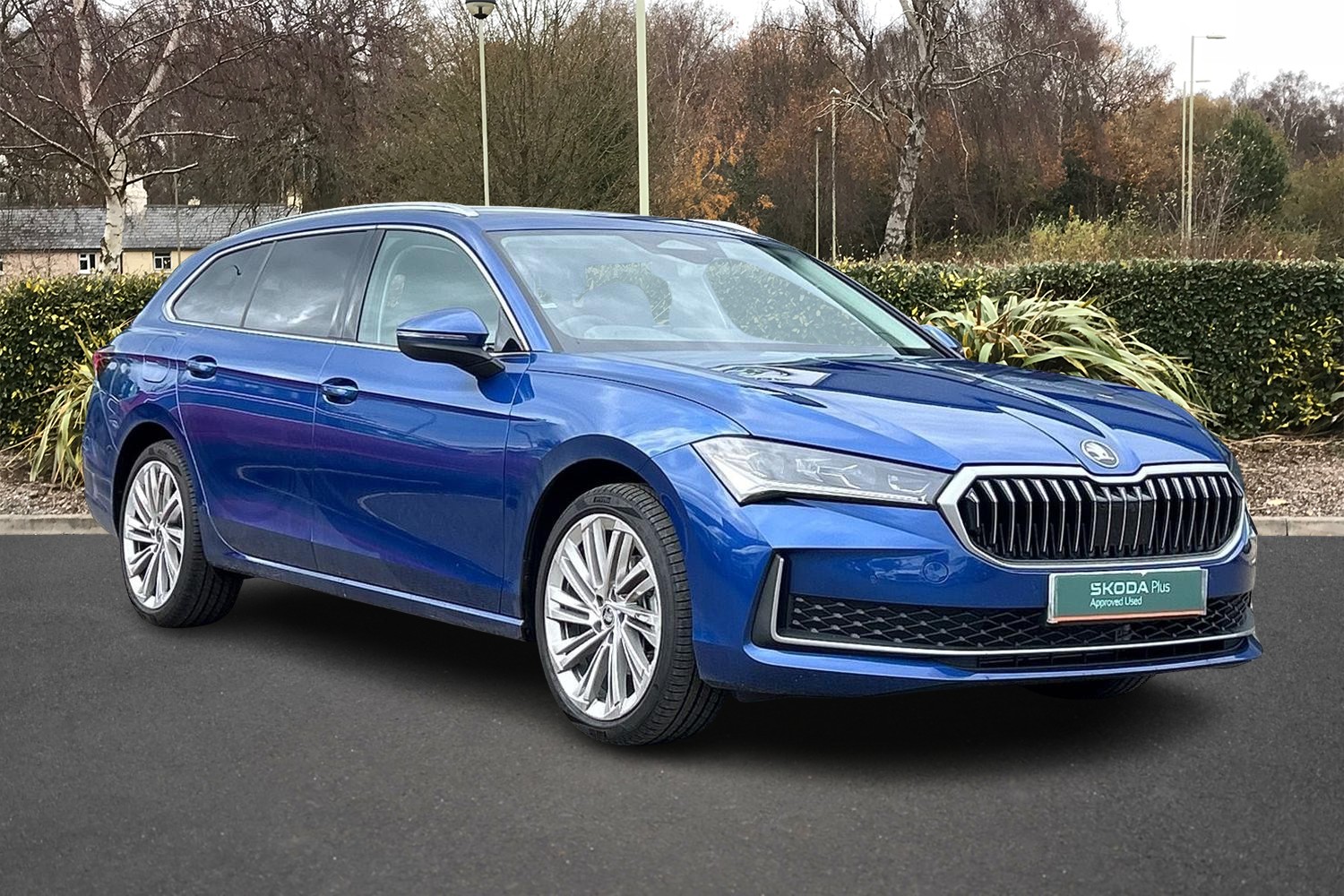 Main listing image - Skoda Superb Estate