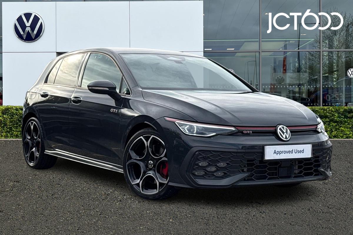 Main listing image - Volkswagen Golf