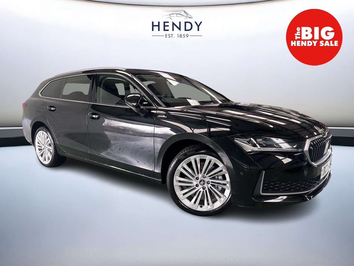 Main listing image - Skoda Superb Estate