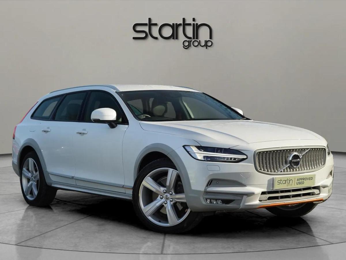 Main listing image - Volvo V90 Cross Country