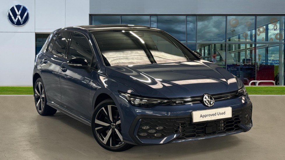 Main listing image - Volkswagen Golf