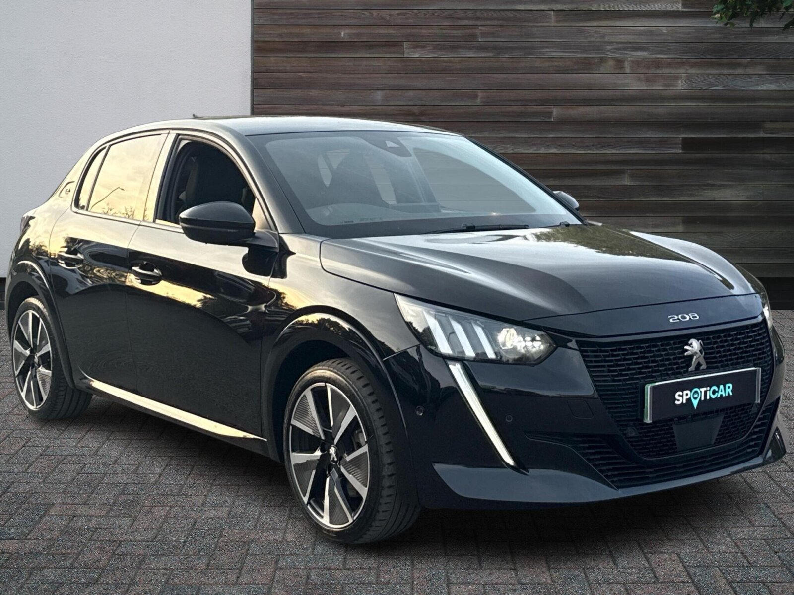 Main listing image - Peugeot 208