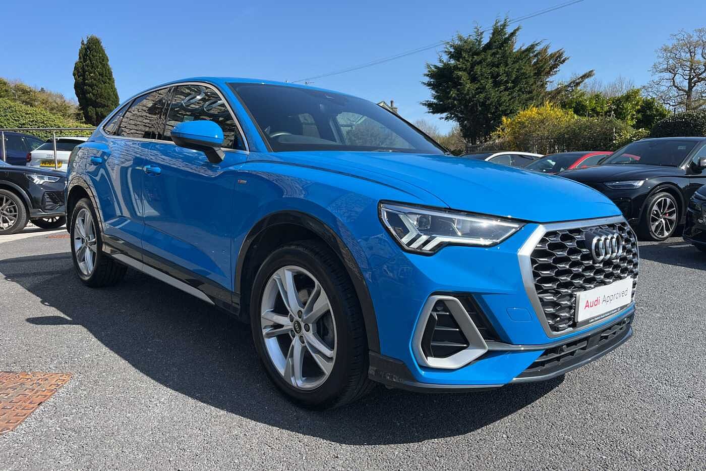 Main listing image - Audi Q3