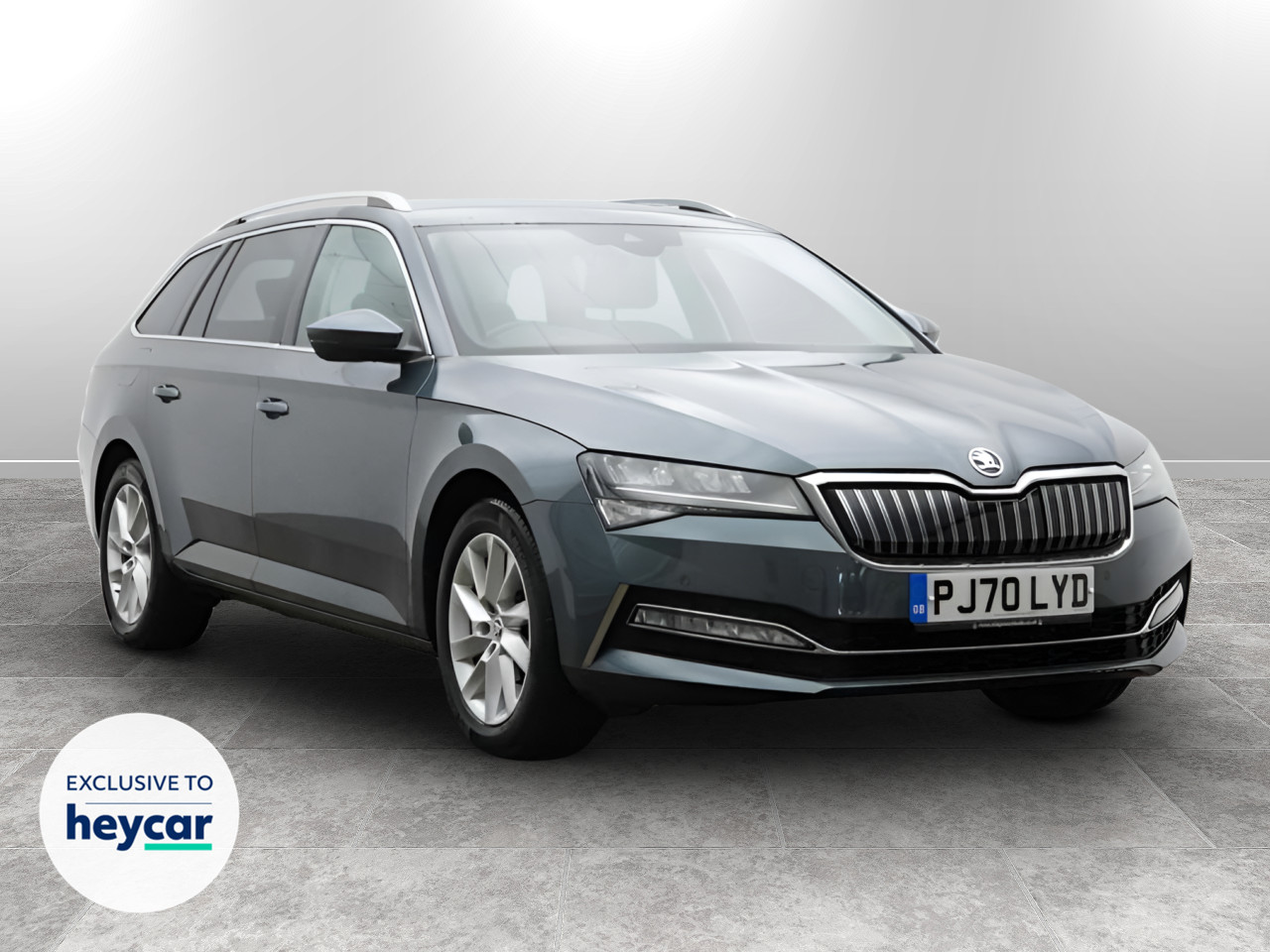 Main listing image - Skoda Superb Estate