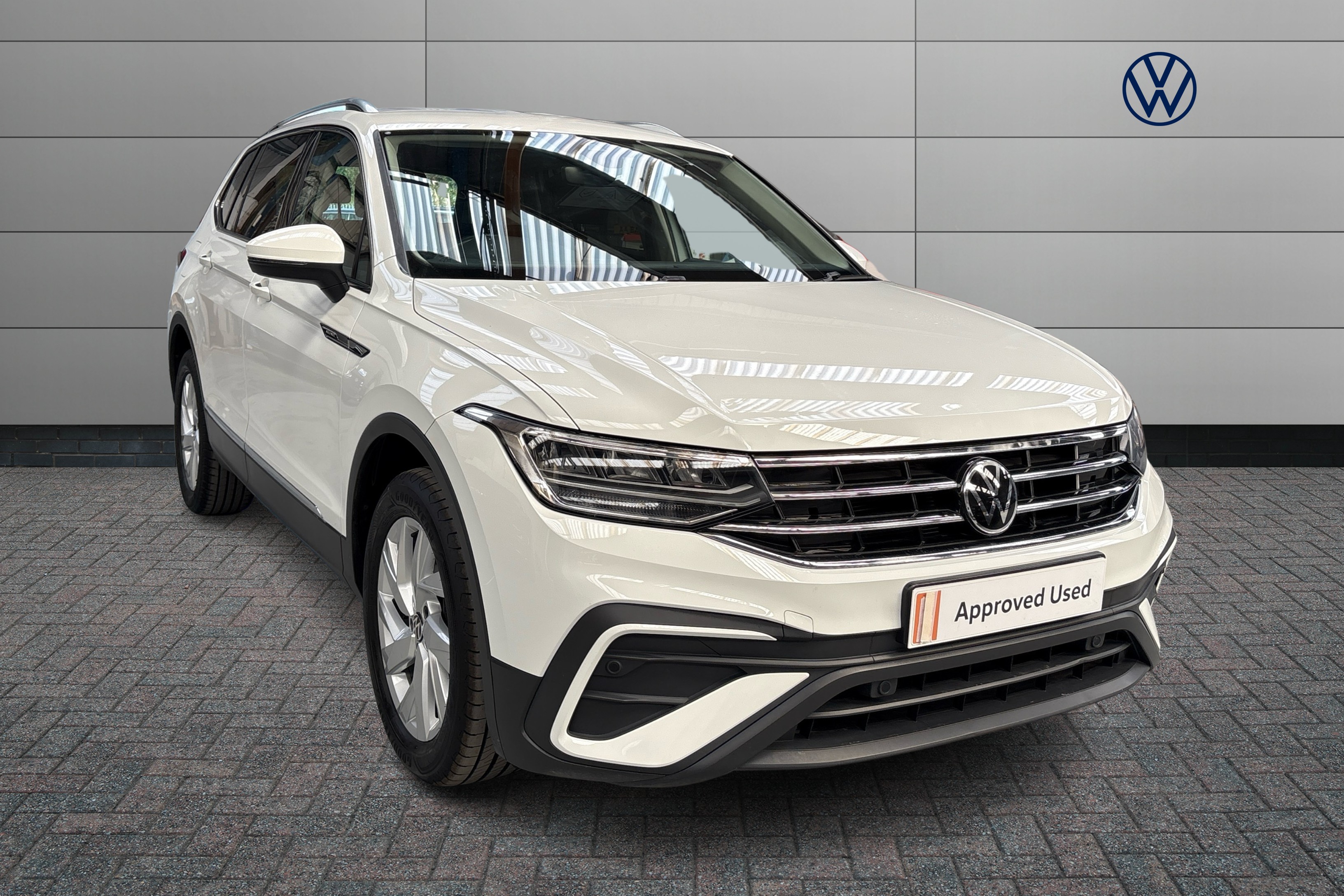 Main listing image - Volkswagen Tiguan Allspace