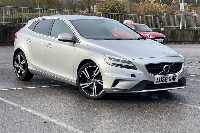 Main listing image - Volvo V40