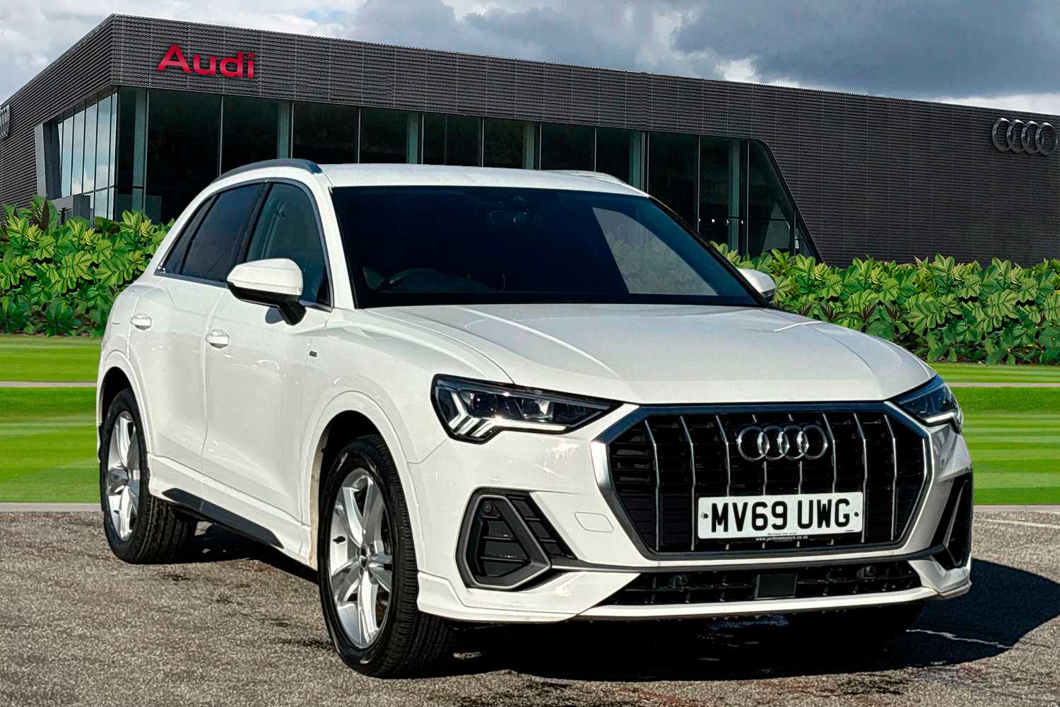 Main listing image - Audi Q3