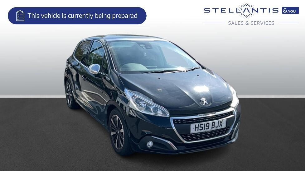 Main listing image - Peugeot 208