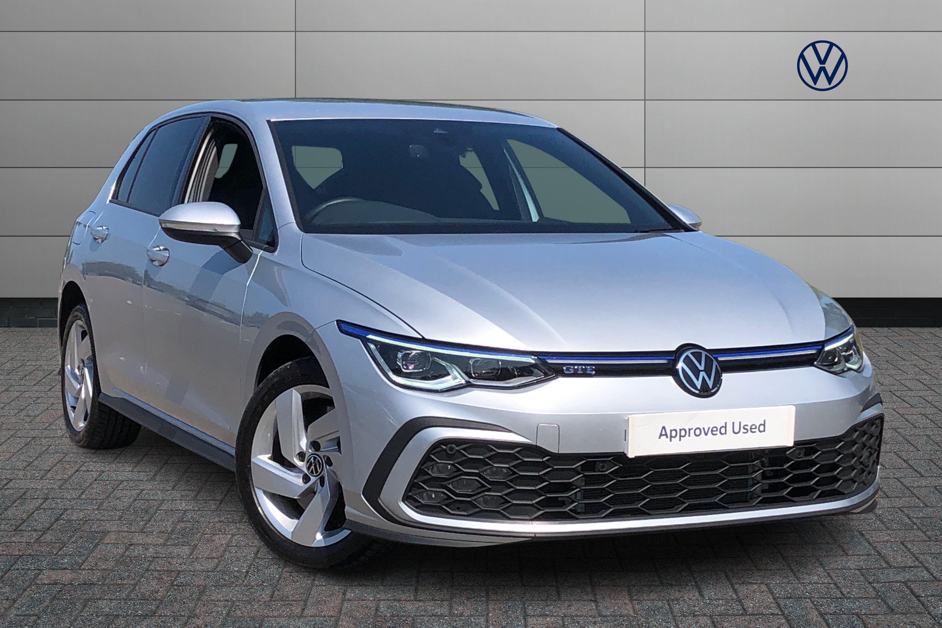 Main listing image - Volkswagen Golf GTE