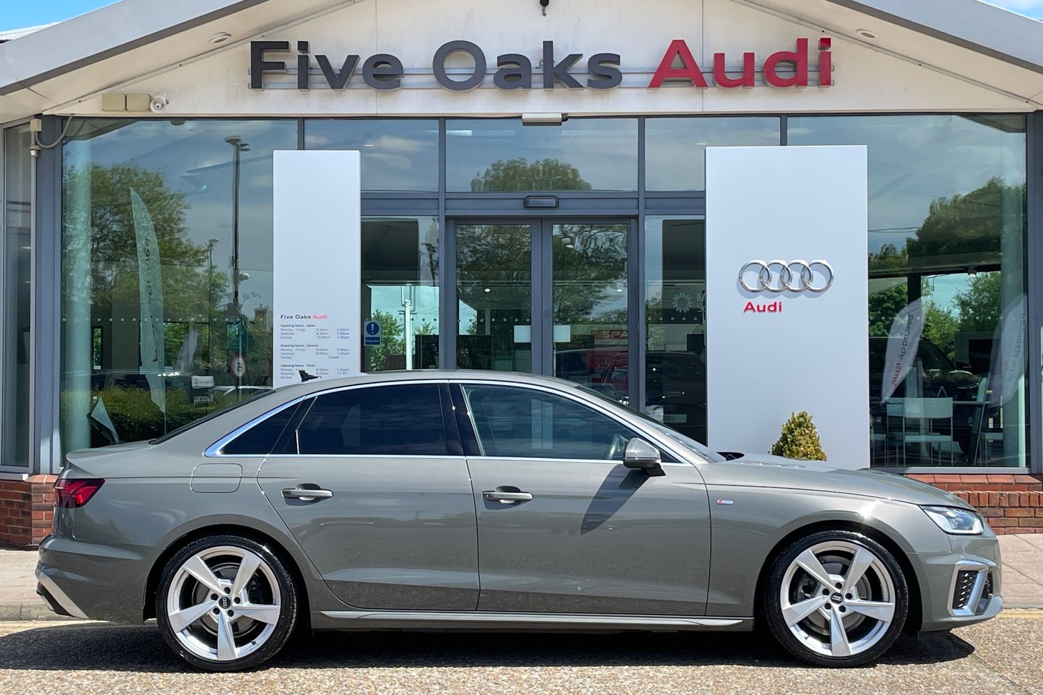 Main listing image - Audi A4