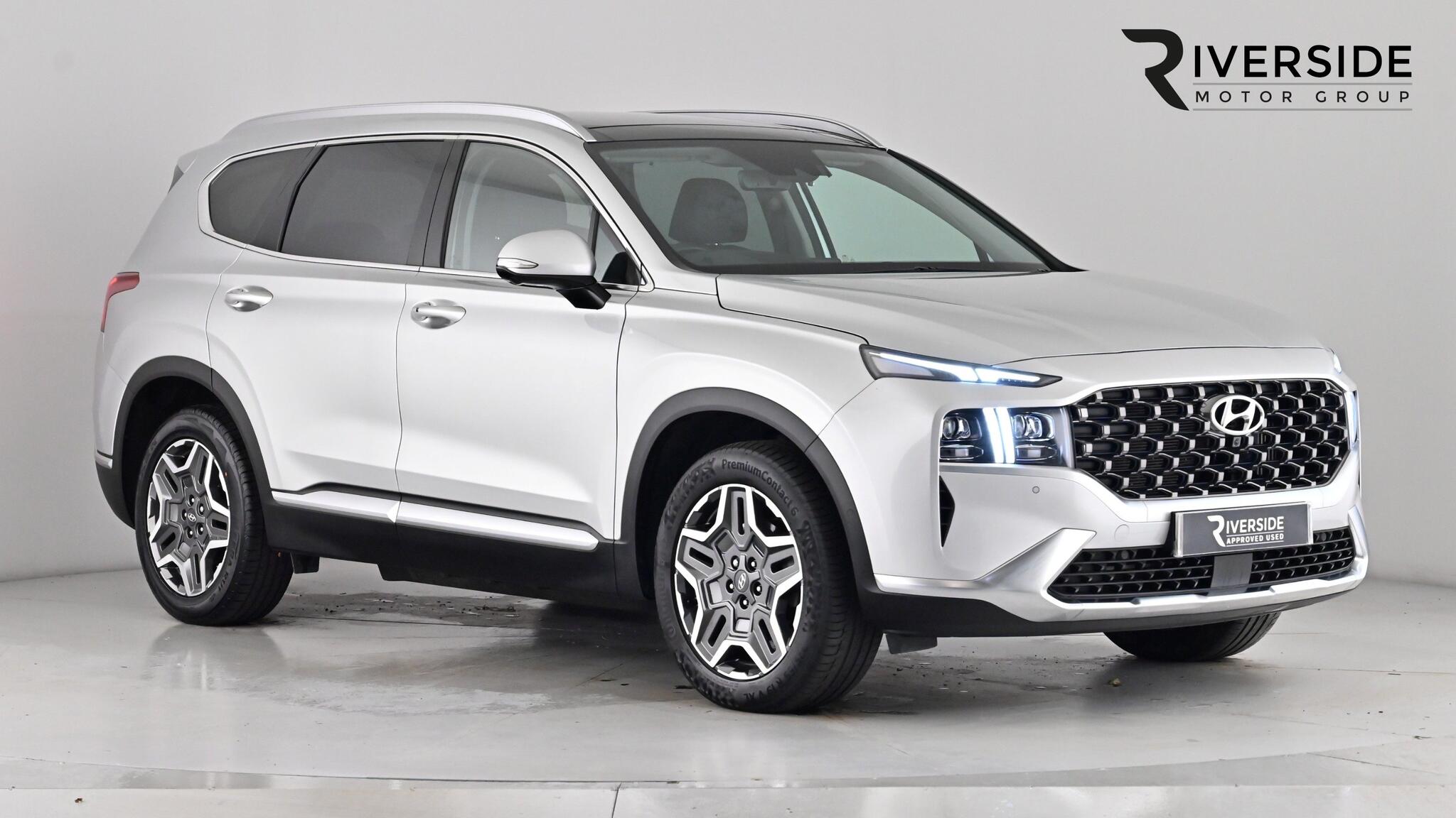 Main listing image - Hyundai Santa Fe