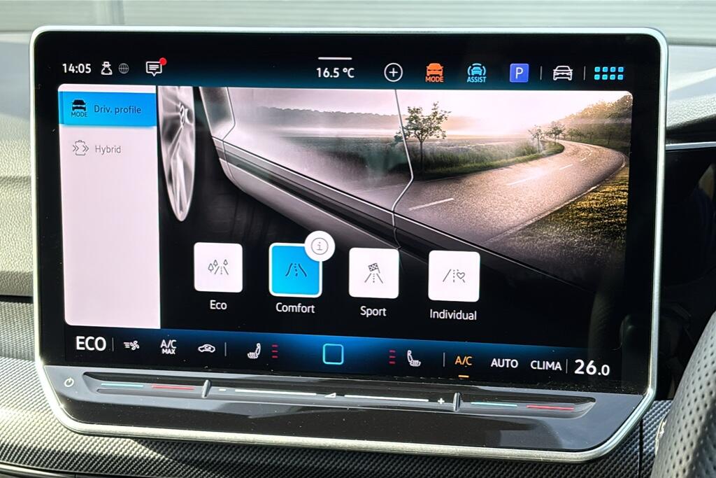 Main listing image - Volkswagen Golf GTE