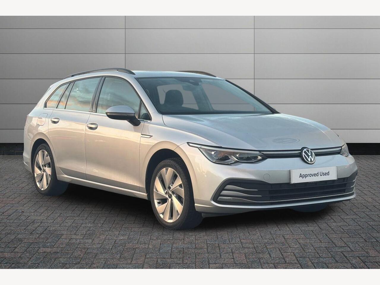 Main listing image - Volkswagen Golf Estate