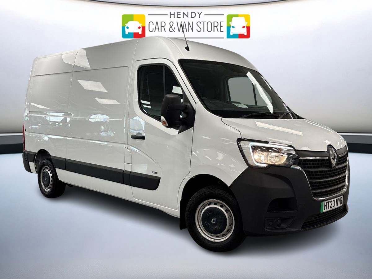 Main listing image - Renault Master E Tech