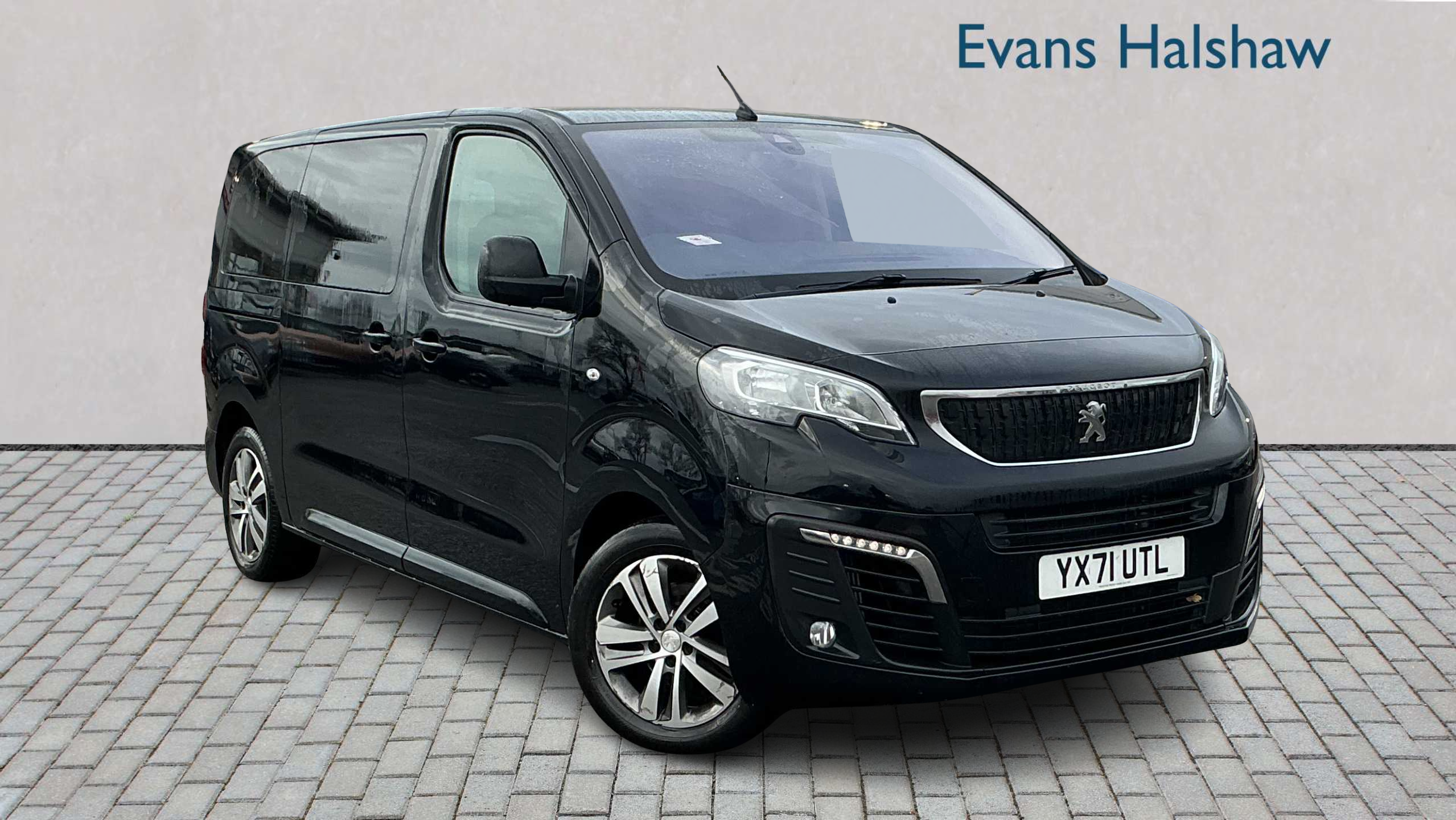 Main listing image - Peugeot Traveller