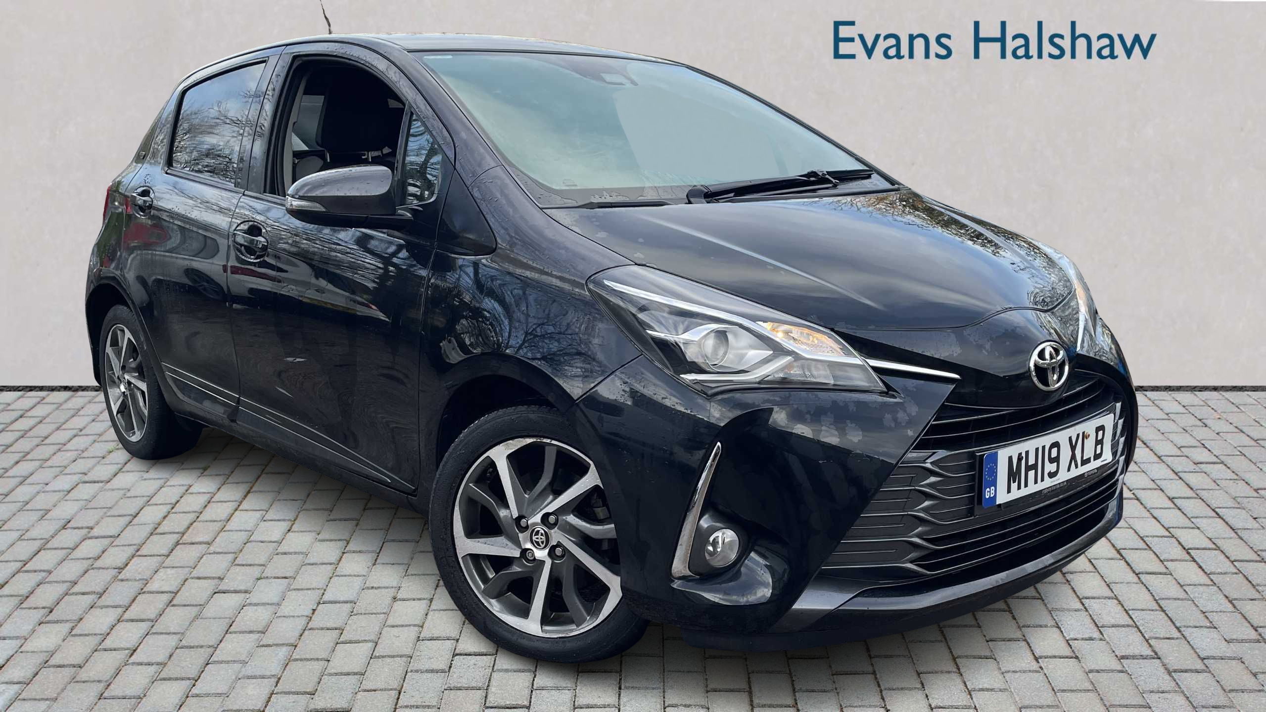 Main listing image - Toyota Yaris