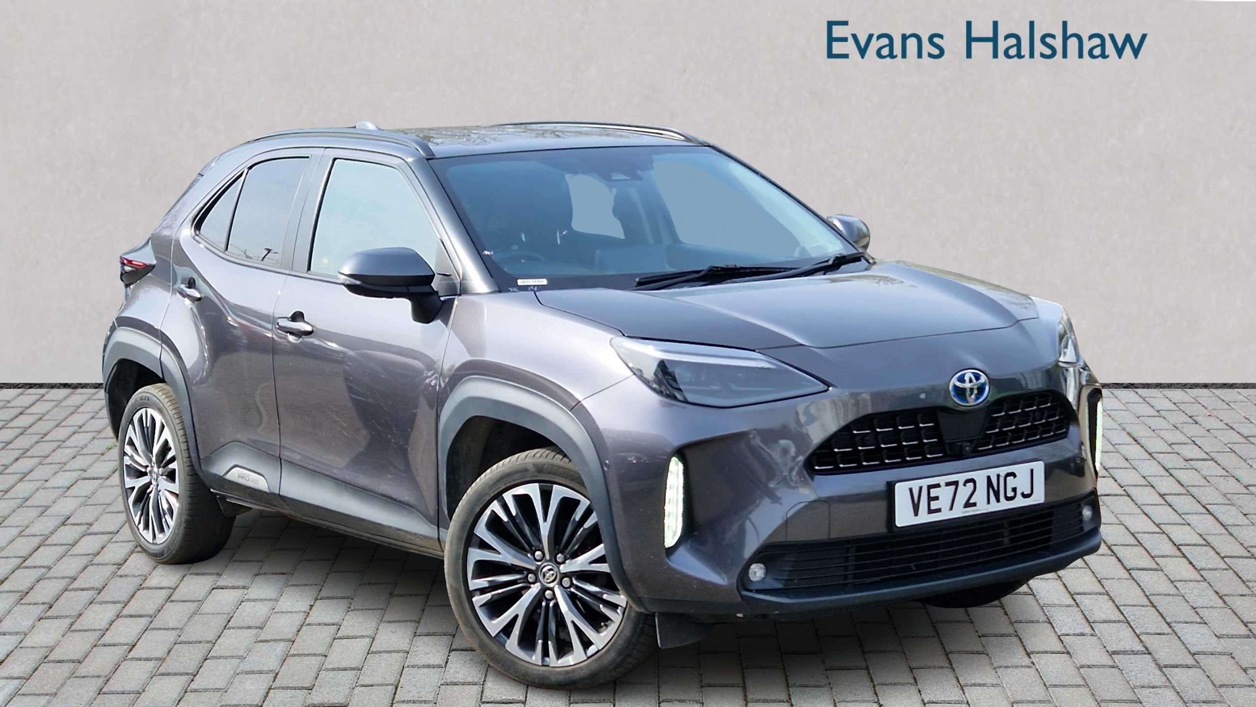 Main listing image - Toyota Yaris Cross