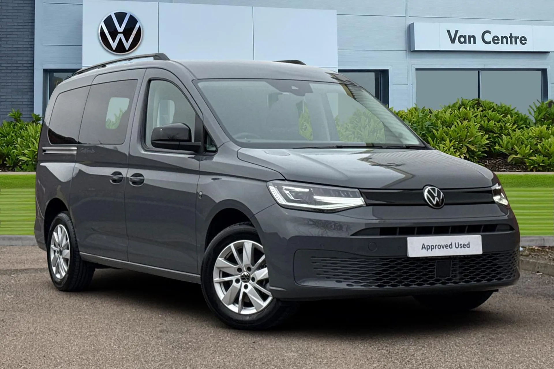 Main listing image - Volkswagen Caddy California Maxi