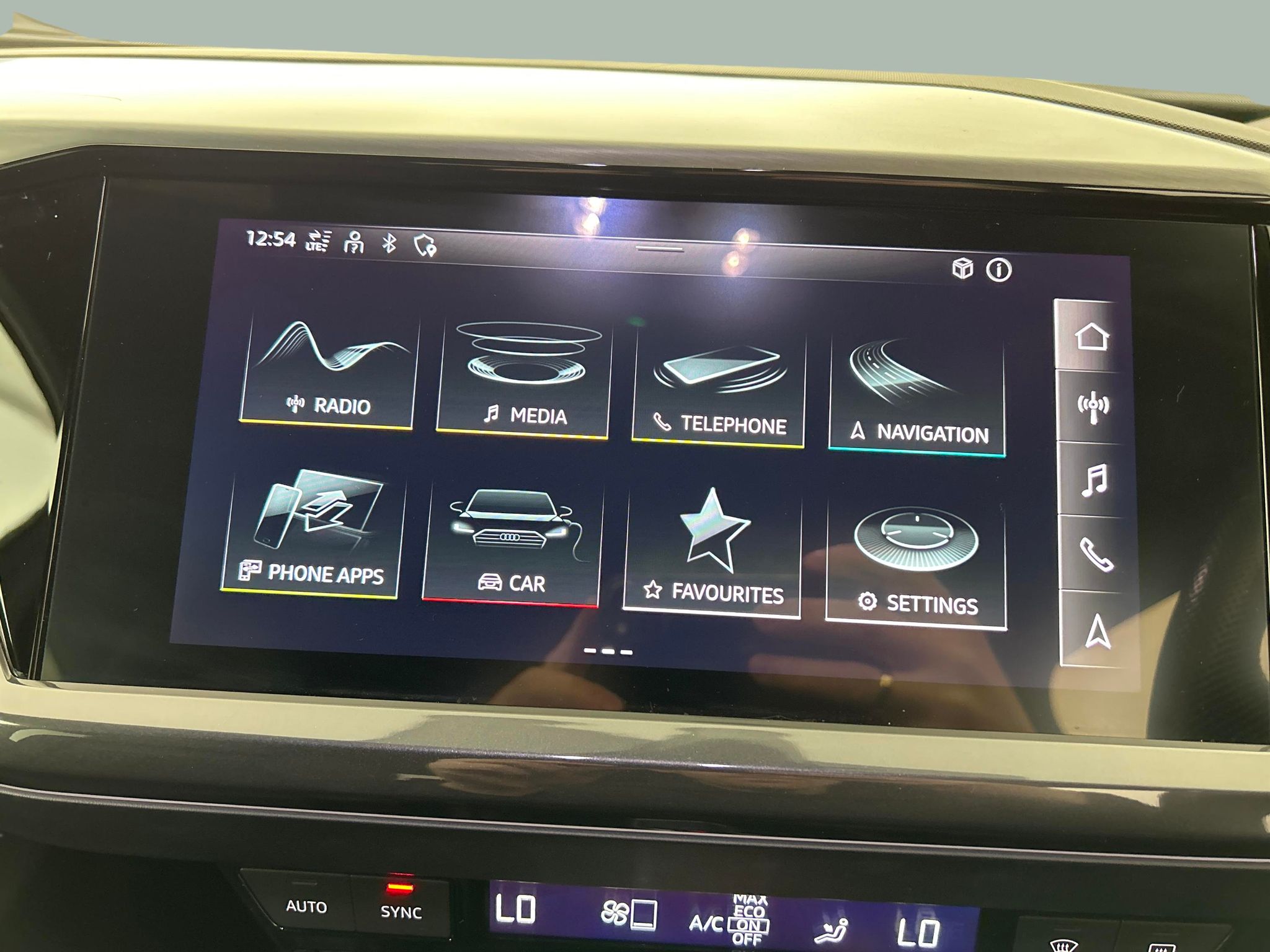Main listing image - Audi Q4