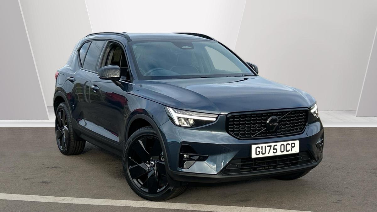 Main listing image - Volvo XC40