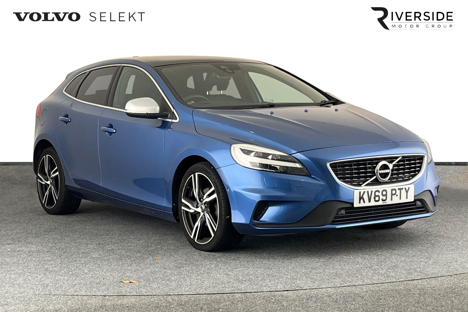 Main listing image - Volvo V40