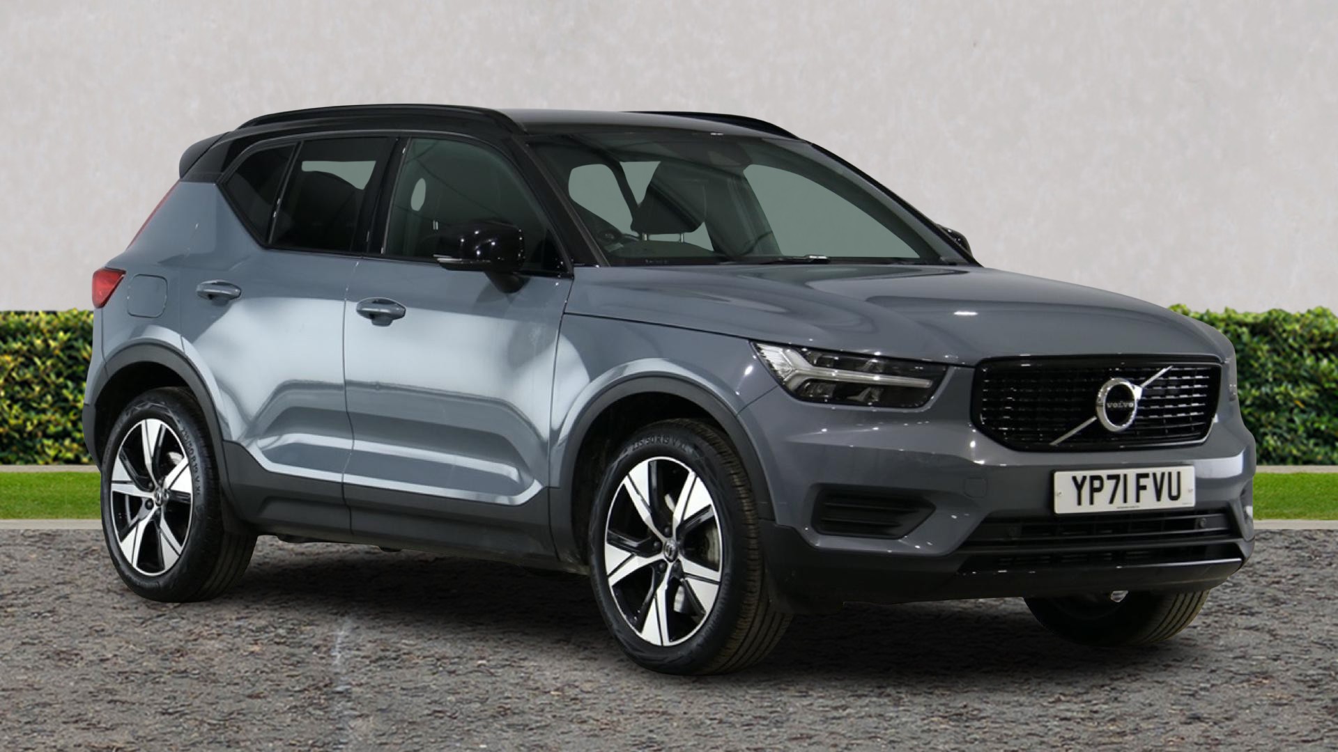 Main listing image - Volvo XC40 Recharge