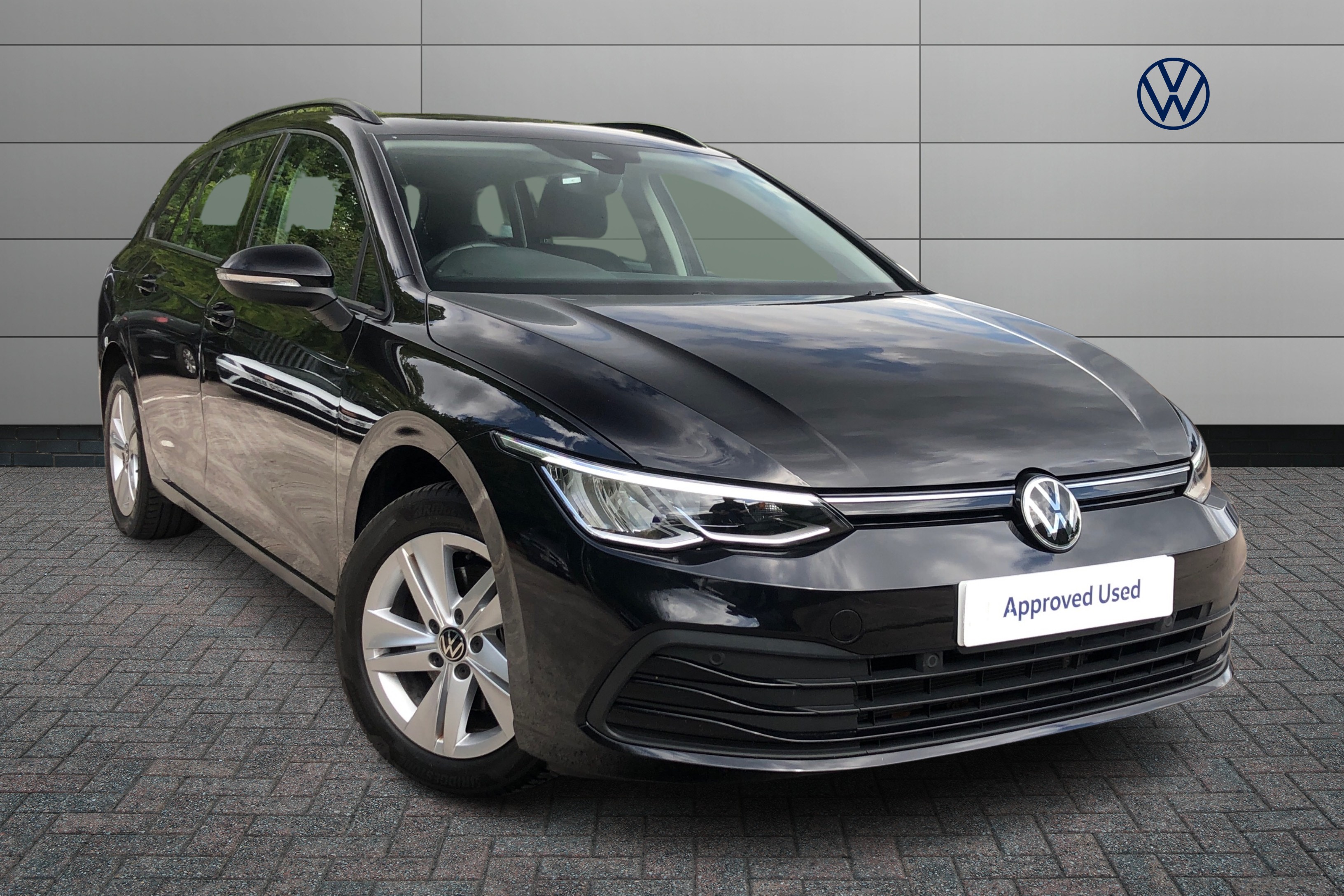 Main listing image - Volkswagen Golf Estate
