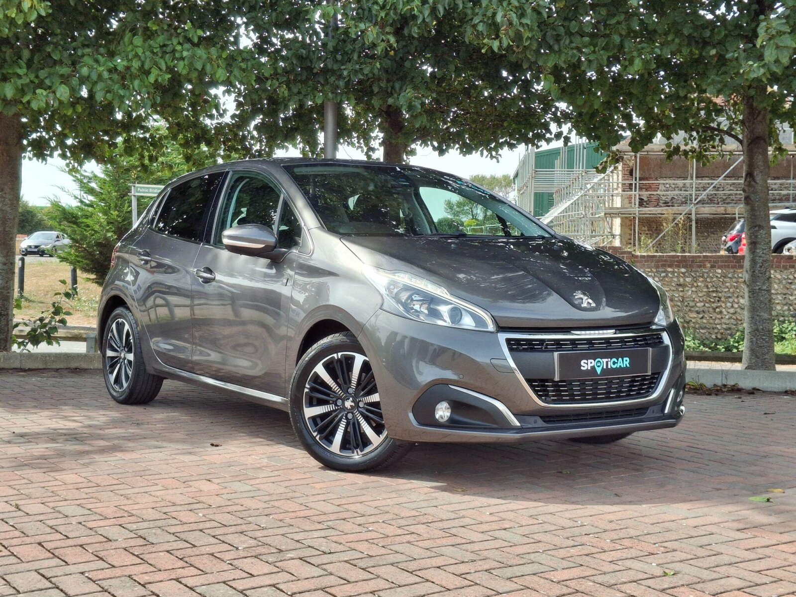 Main listing image - Peugeot 208