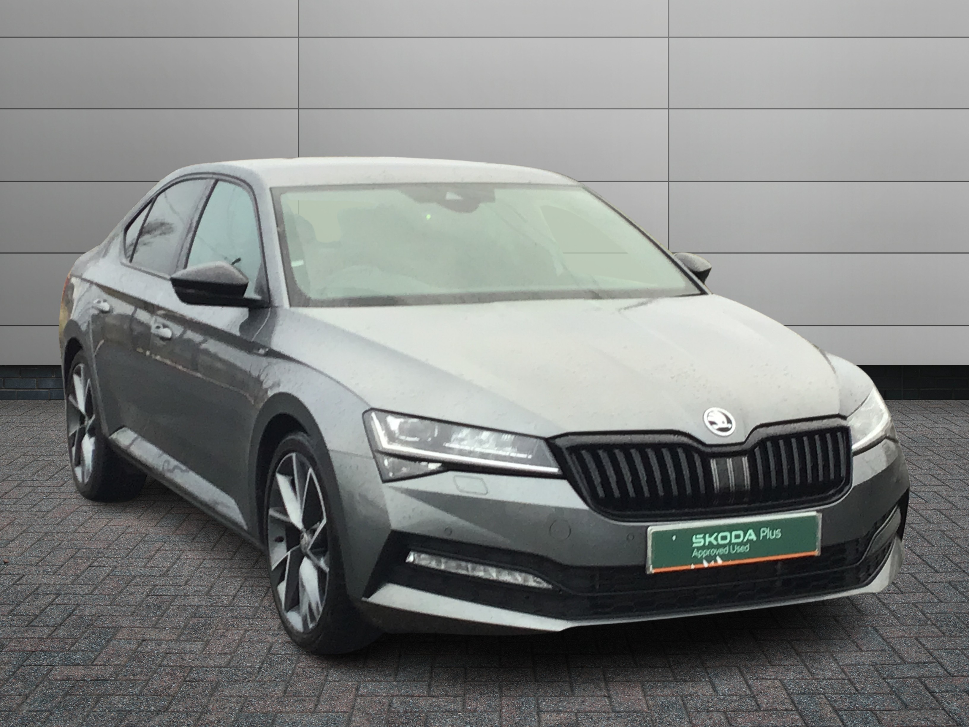 Main listing image - Skoda Superb