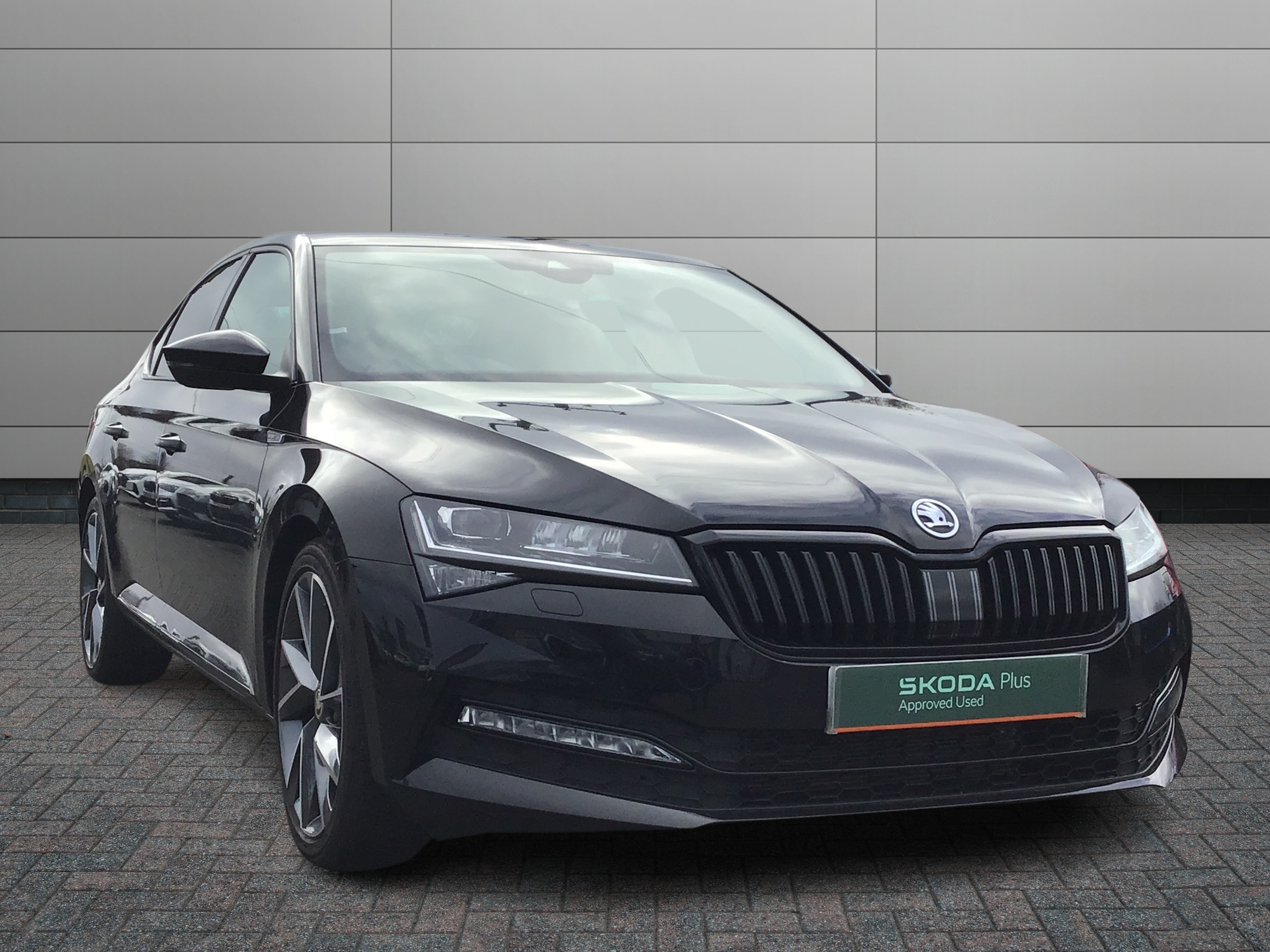 Main listing image - Skoda Superb