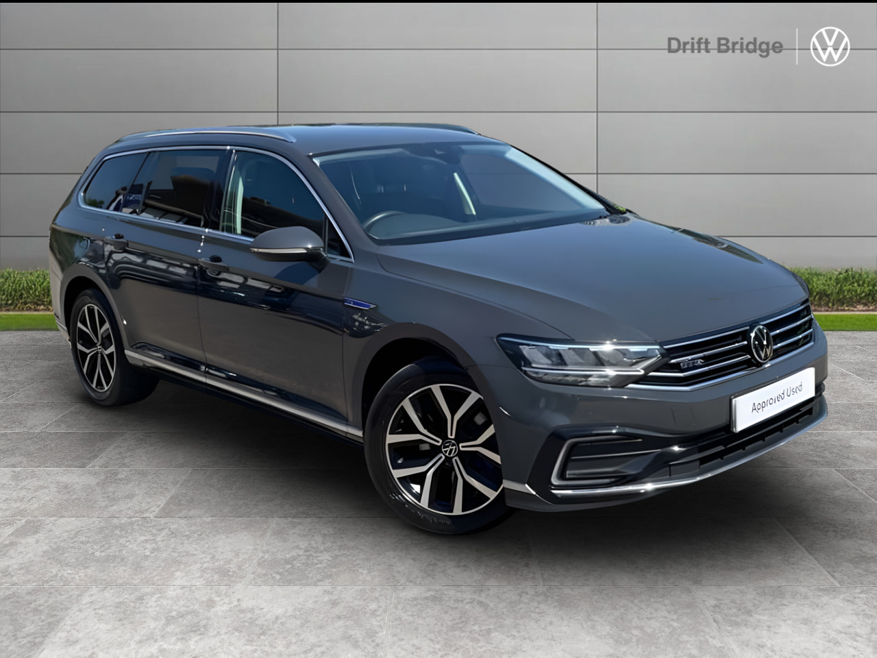 Main listing image - Volkswagen Passat GTE