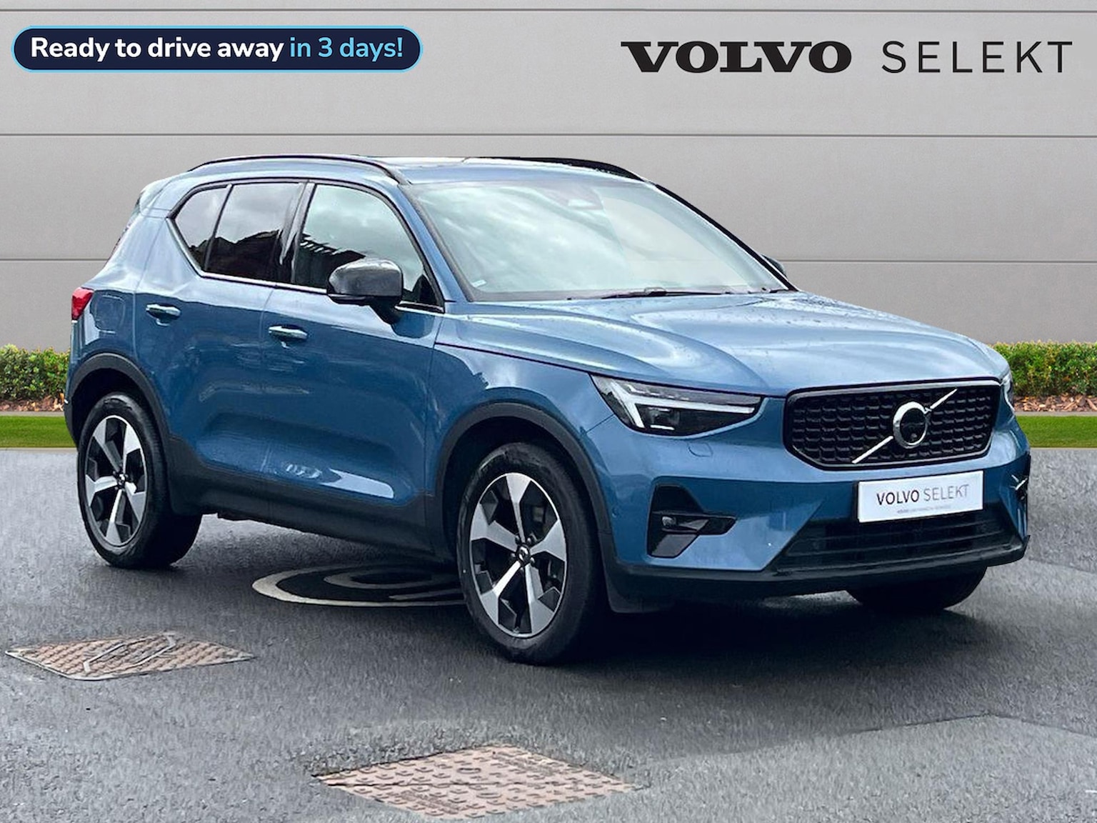 Main listing image - Volvo XC40