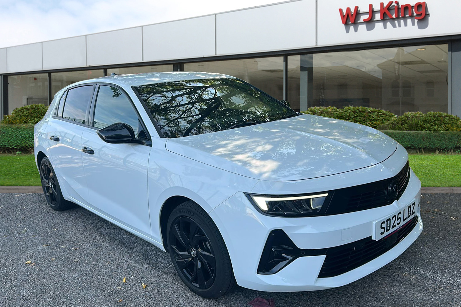 Main listing image - Vauxhall Astra