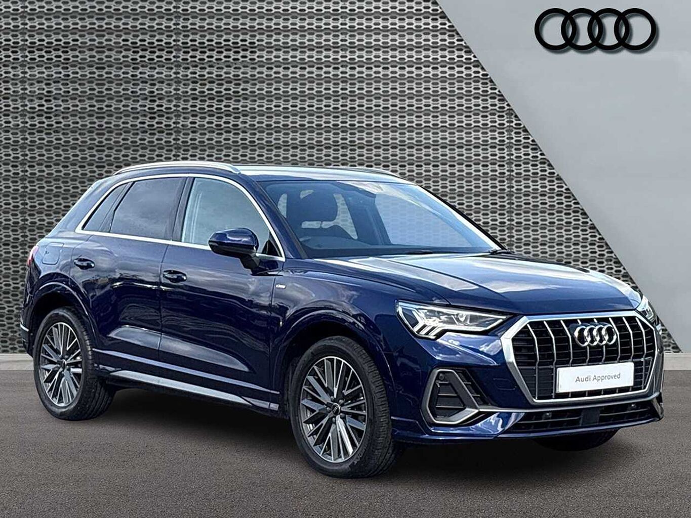 Main listing image - Audi Q3