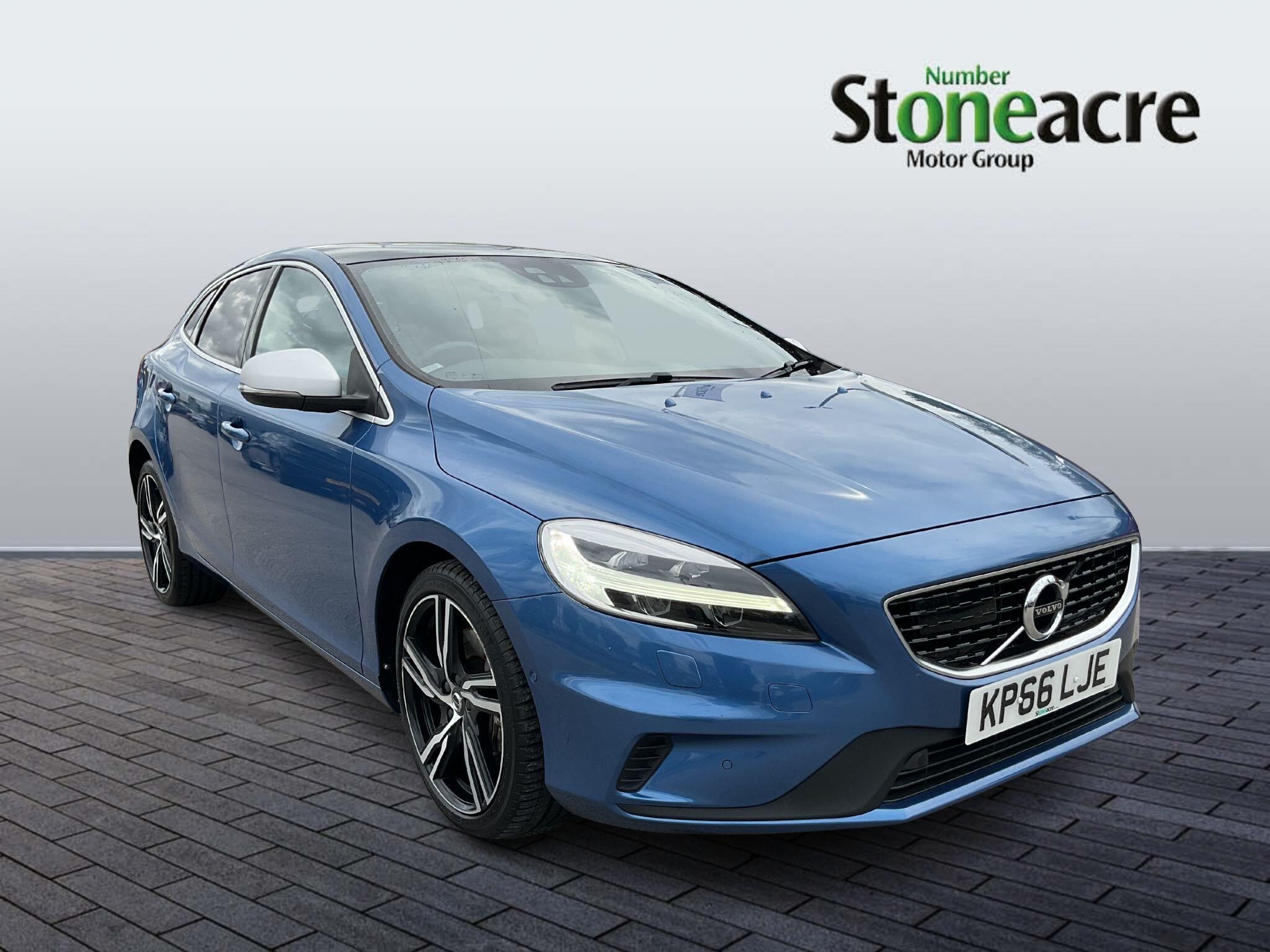 Main listing image - Volvo V40