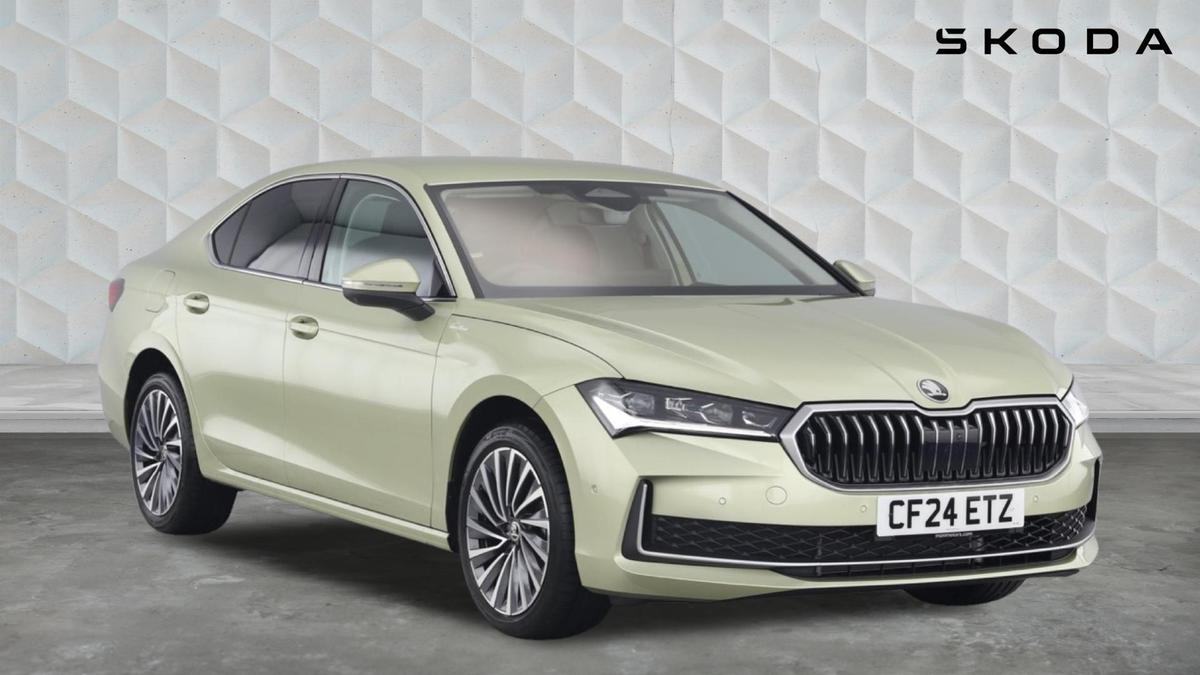 Main listing image - Skoda Superb