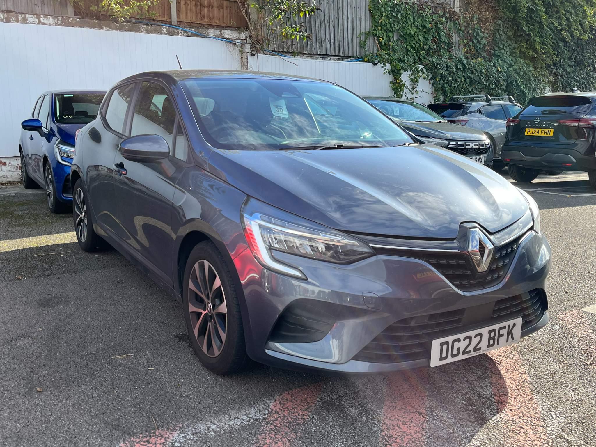 Main listing image - Renault Clio