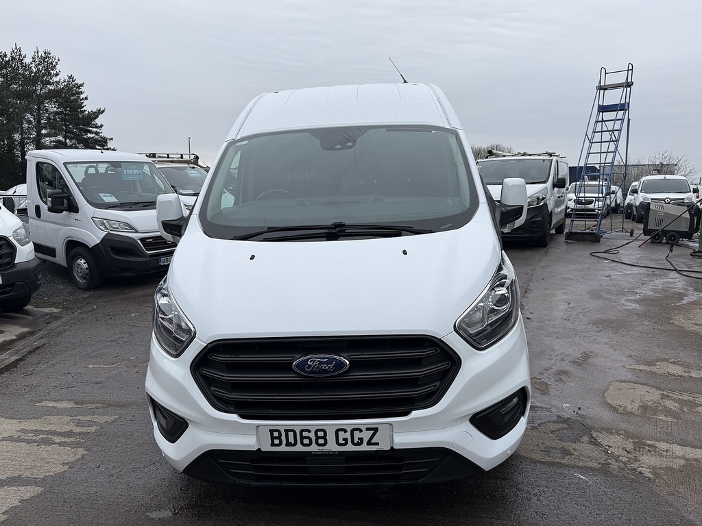 Main listing image - Ford Transit Custom