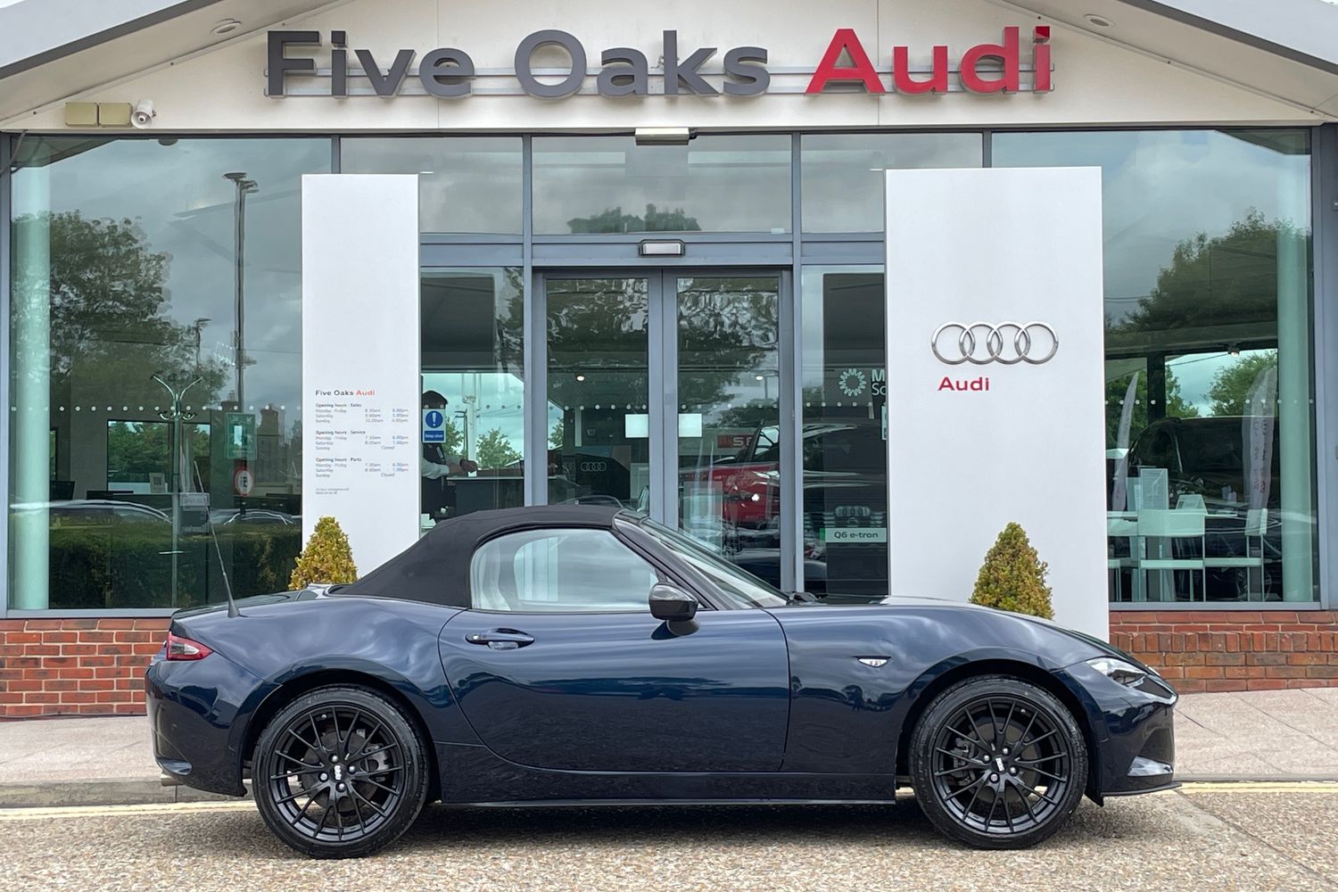 Main listing image - Mazda MX-5
