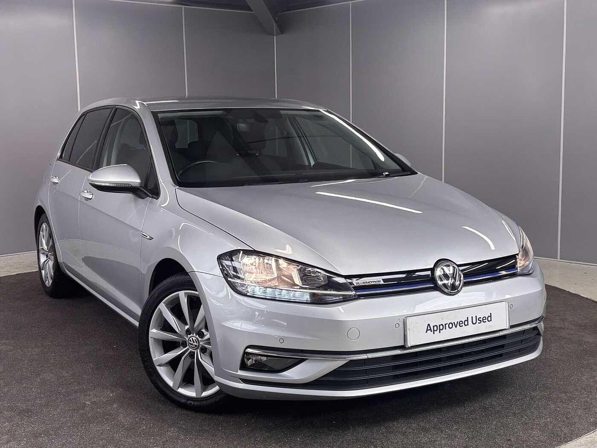 Main listing image - Volkswagen Golf
