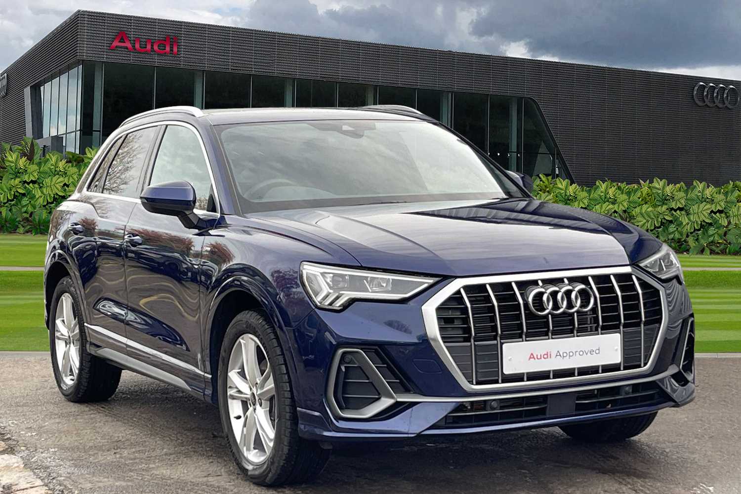 Main listing image - Audi Q3