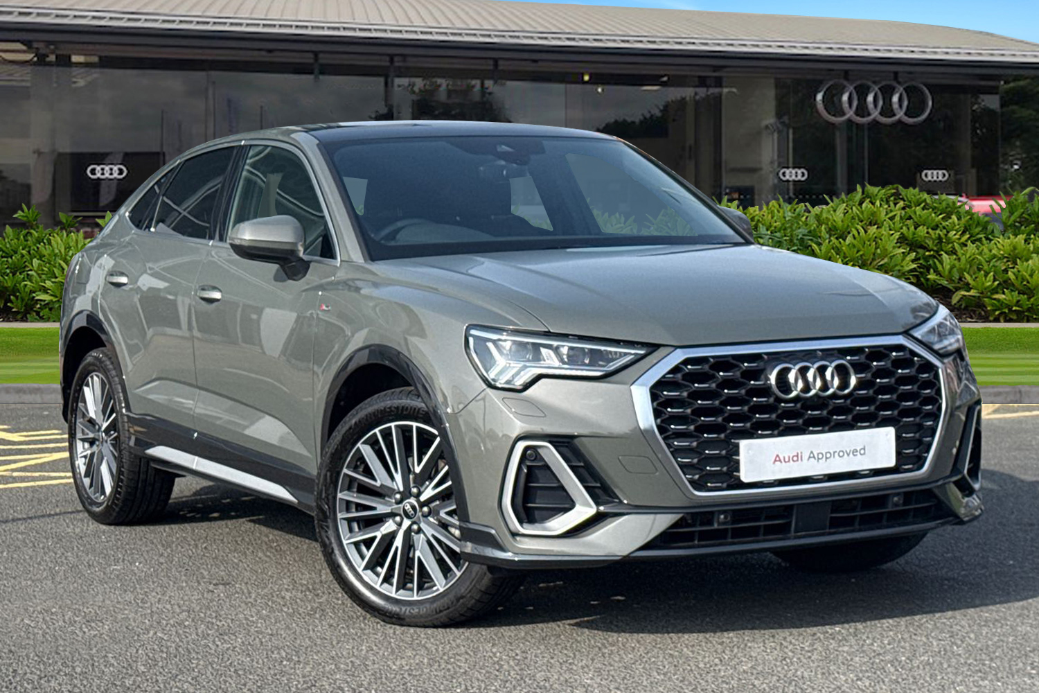 Main listing image - Audi Q3