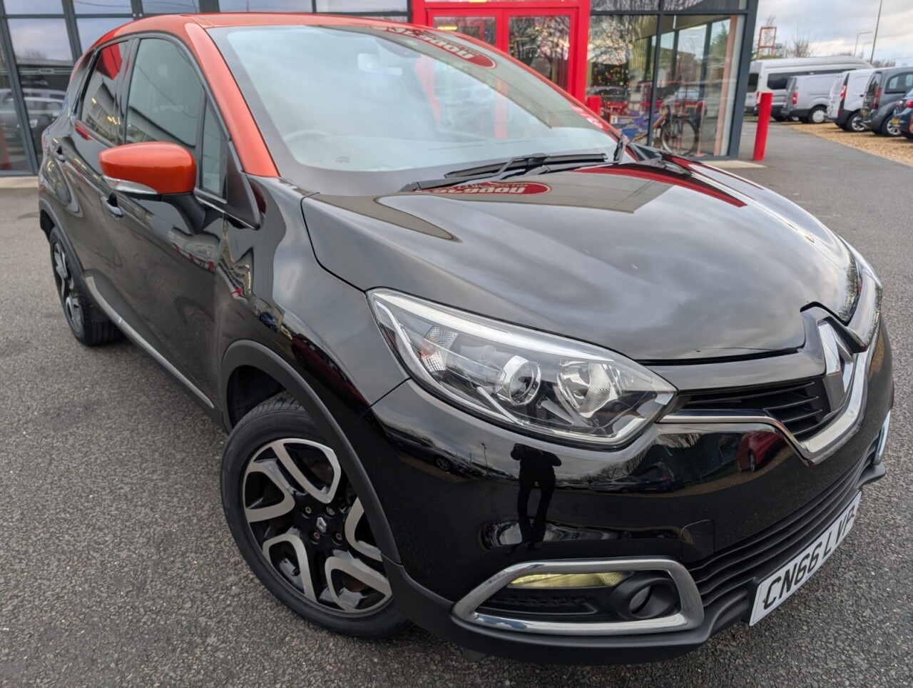 Main listing image - Renault Captur