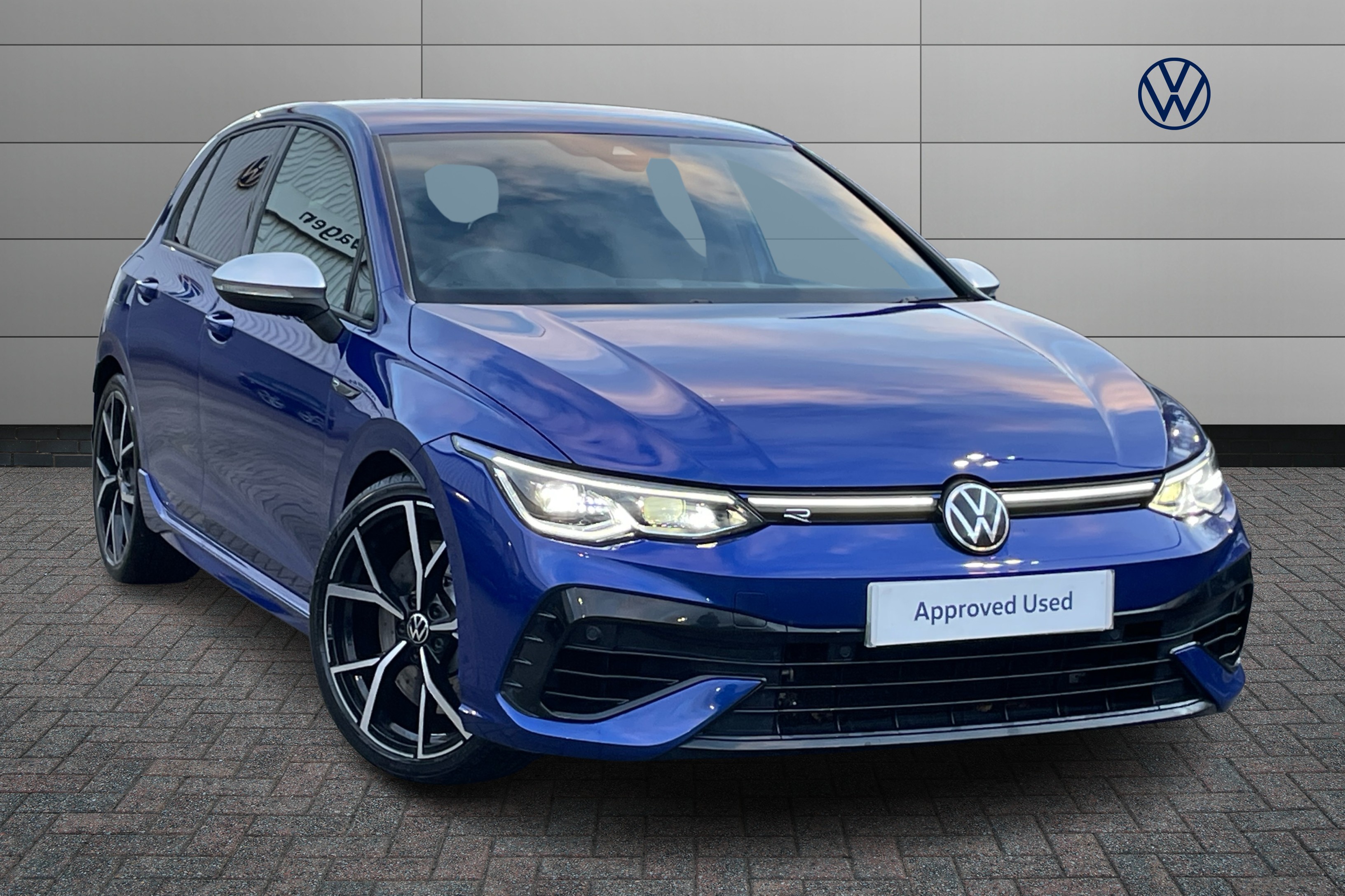 Main listing image - Volkswagen Golf R